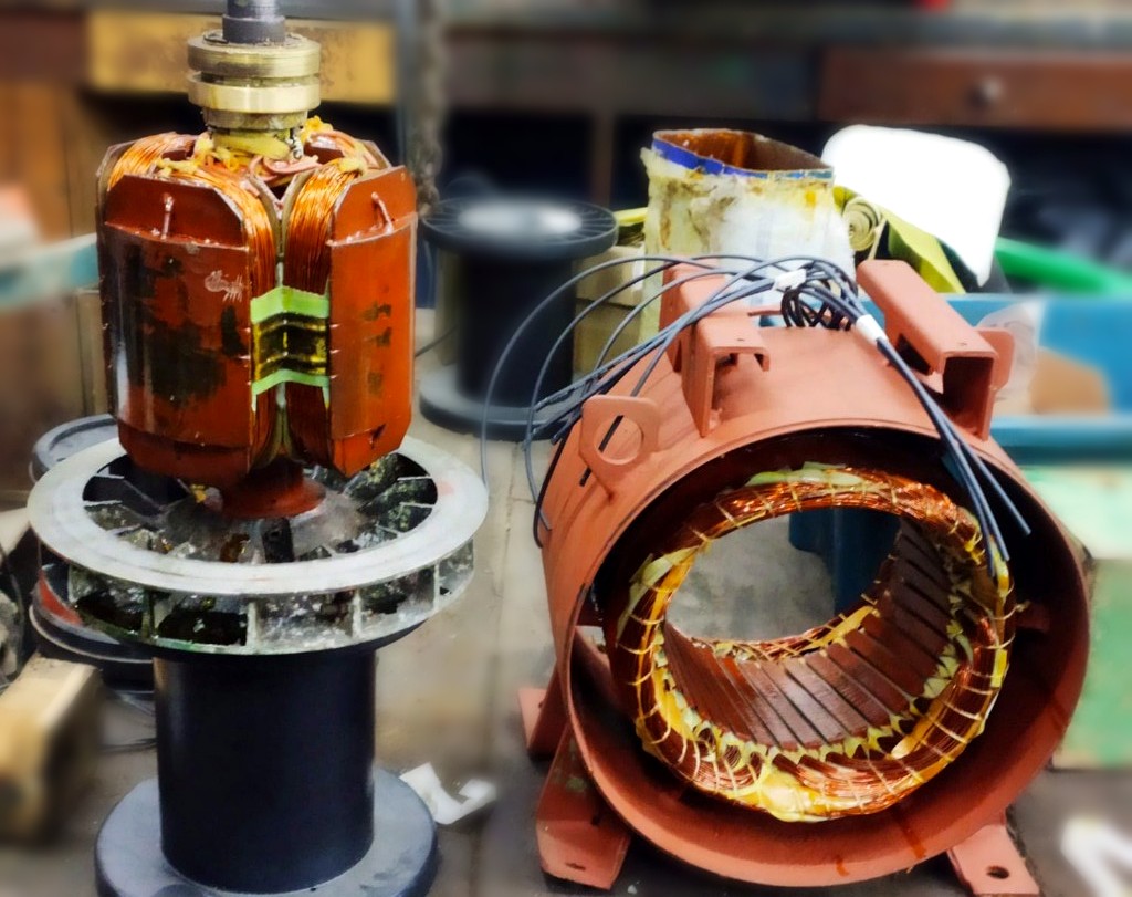 Estator e rotor durante manutenção